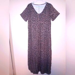 Ladies Maxi Dress in animal print brown..Short sleeve  Polyester.XL. Lightweight
